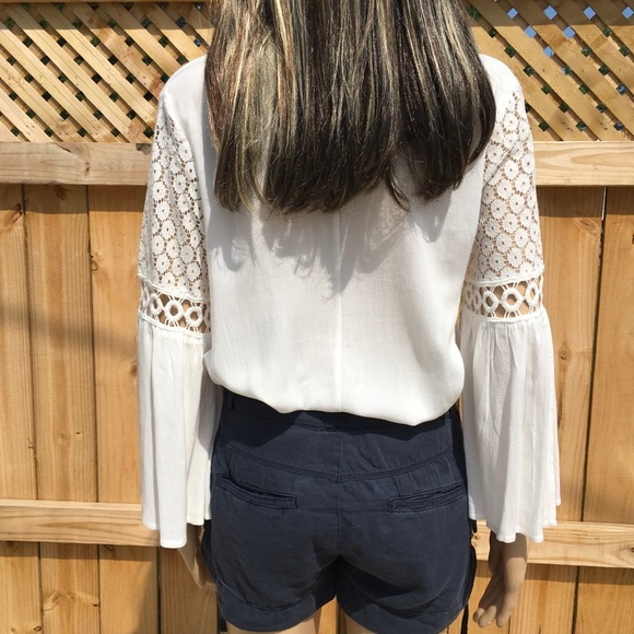 SPLIT SLEEVE FLORAL CROCHET DETAILED TOP - Picture 8 of 8